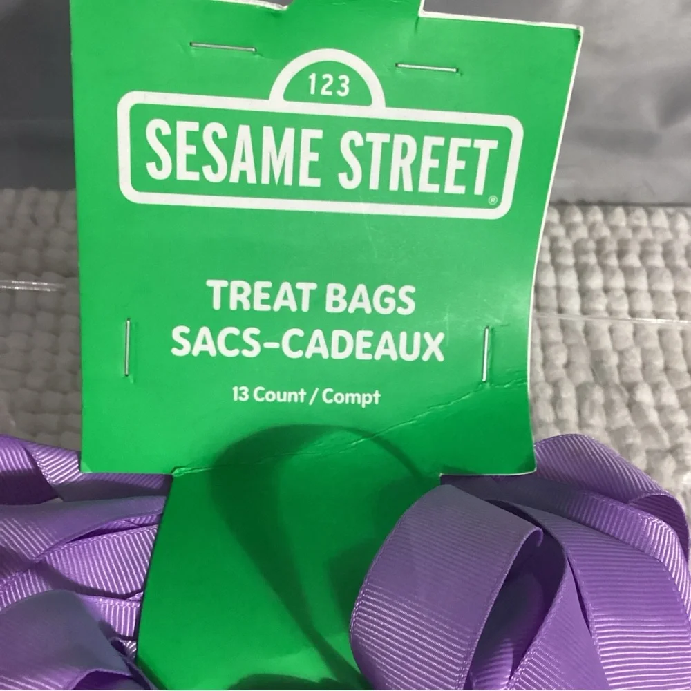 Sesame Street Easter Glossy Paper Treat Bags w/ Nice Ribbon Handles